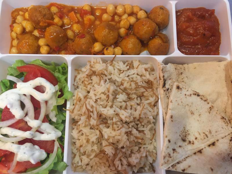 Livraison plateaux arménien pour entreprise à Marseille